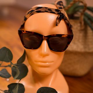 Ekspozytor głowa na czapki (cielisty) - 5