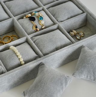 Tacka ekspozytor z poduszkami szary - 3