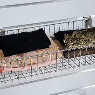 Kosz 90cm z drutu na panel Slatwall - 3