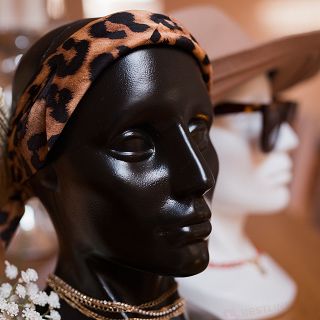 Ekspozytor głowa na czapki (czarny) - 2