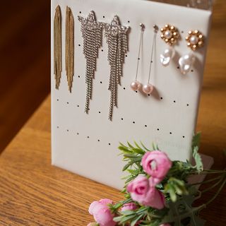 Ekspozytor na kolczyki biały - 3